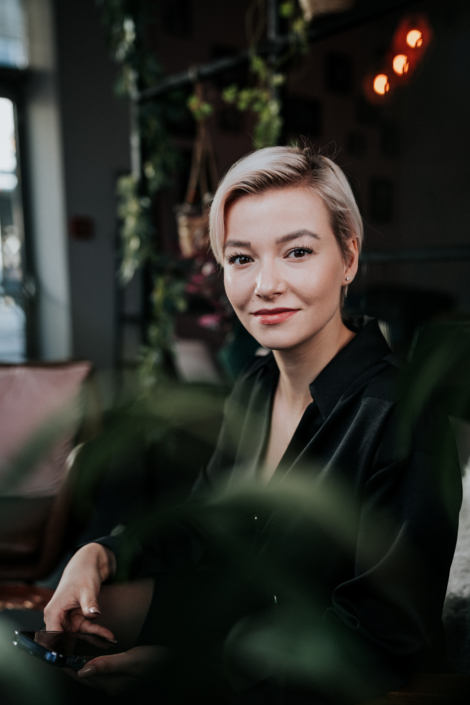Personal Branding Portraits – Jasmin Brugger – By Amir Kaljikovic Personal Branding Portraits - Jasmin Brugger - By Amir Kaljikovic