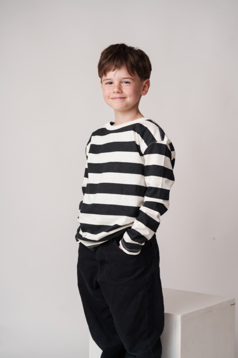 Sedcard Shooting für Kids / Polas – Noel – by Amir Kaljikovic Professionelles Sedcard Shooting für Kinder und Polas für Modelbewerbungen. Authentische Kinderportraits von Noel M – ideal für Agenturen und Castings. Fotograf in Salzburg.