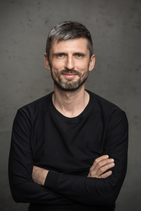 BusinessPortraits-AdisKaljikovic-AKUB-0346-Bearbeitet BusinessPortraits-AdisKaljikovic-AKUB-0346-Bearbeitet